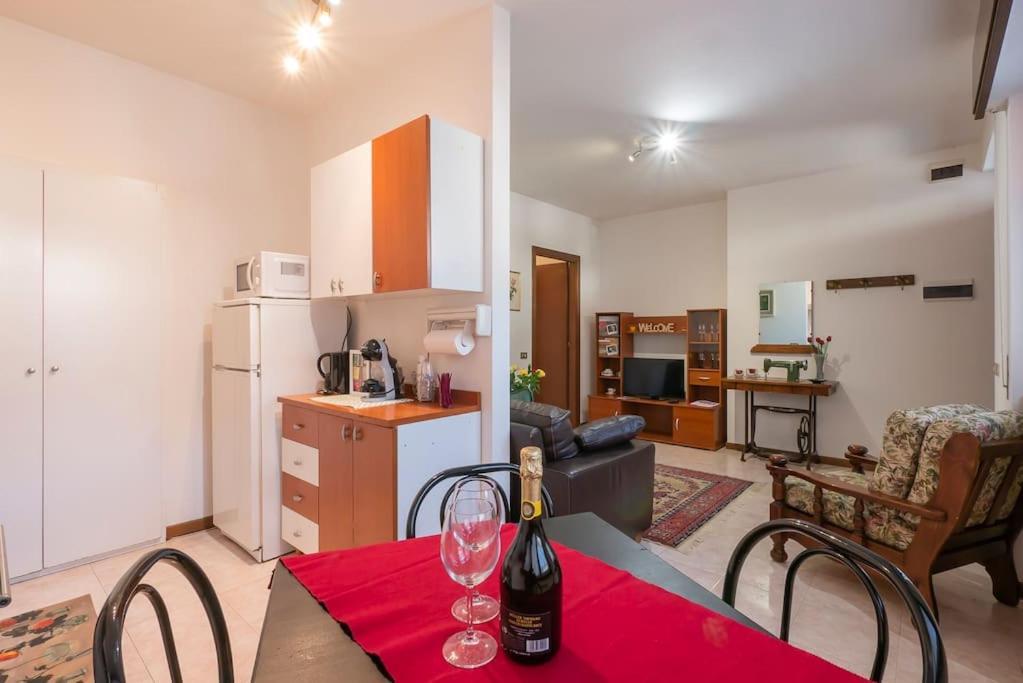 Le Rose Apartment Venegono Superiore ภายนอก รูปภาพ