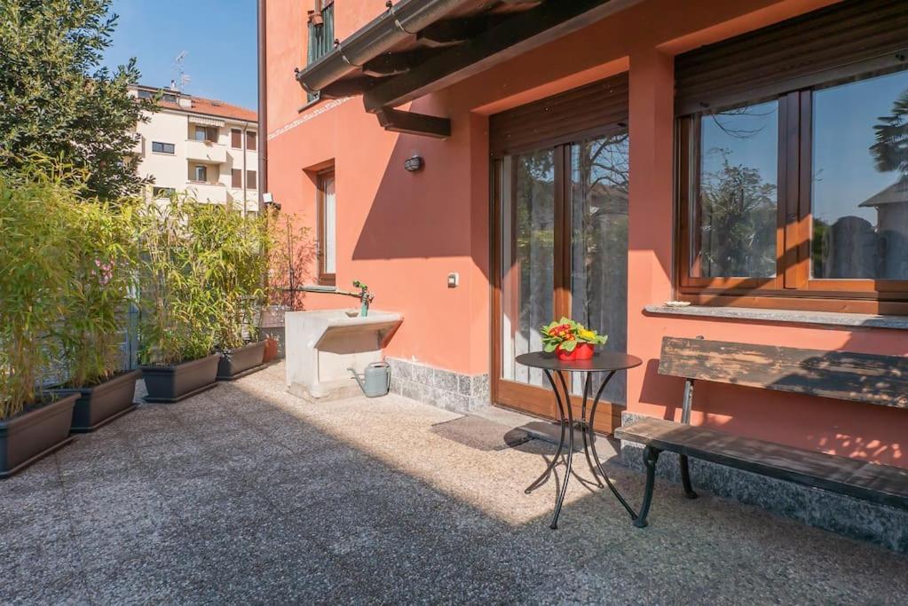 Le Rose Apartment Venegono Superiore ภายนอก รูปภาพ