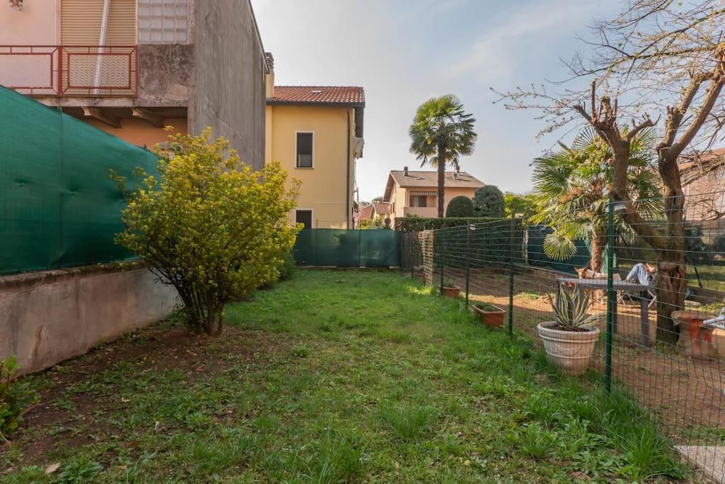Le Rose Apartment Venegono Superiore ภายนอก รูปภาพ